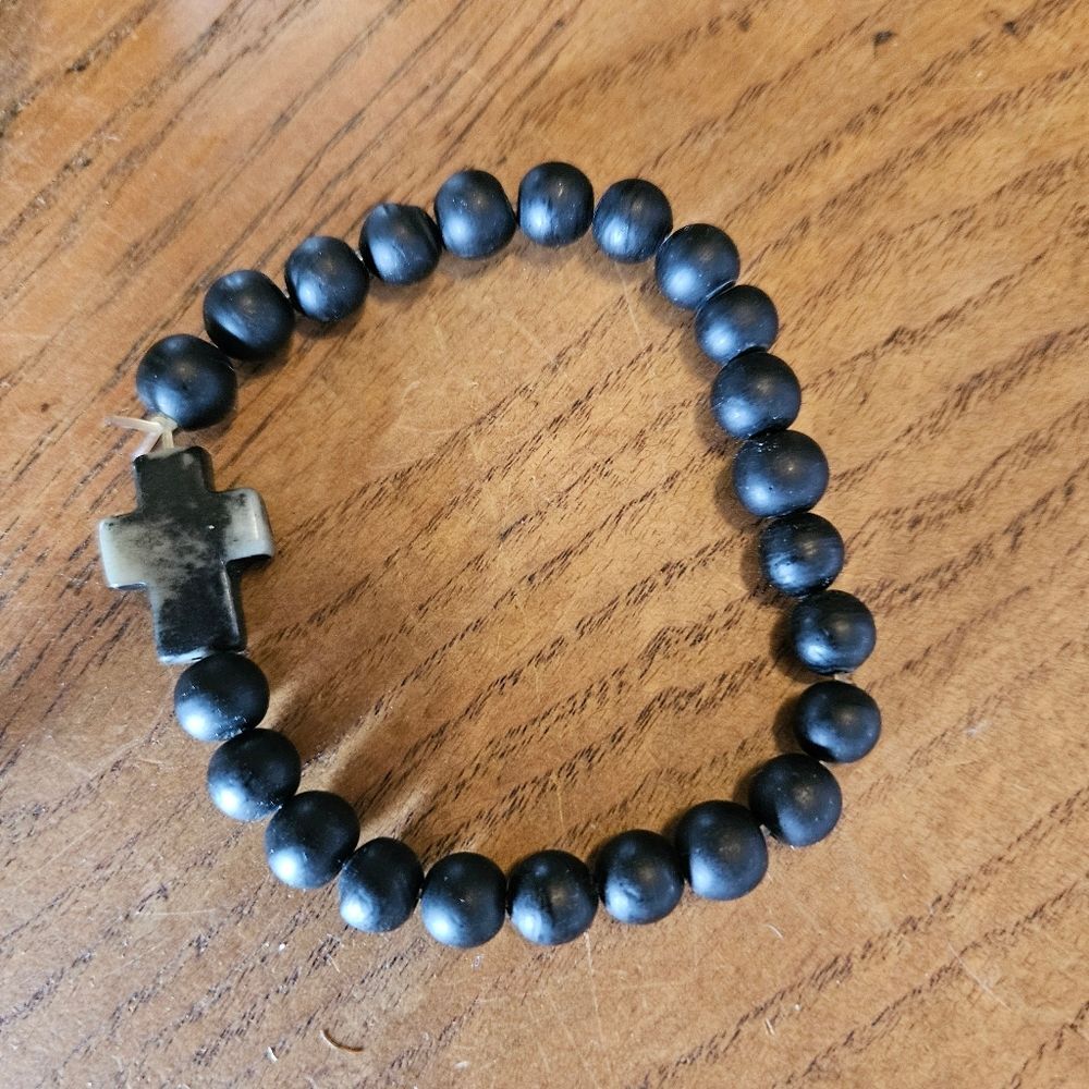 Unisex Black Beaded Bracelet with‎ Gray and Black Cross Charm